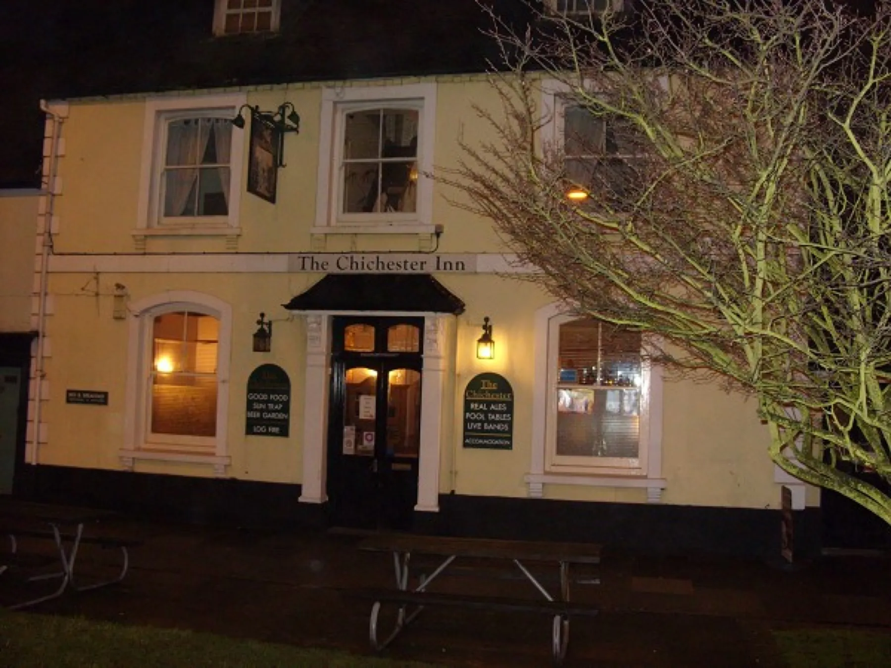 The Chichester Inn on West Street at night